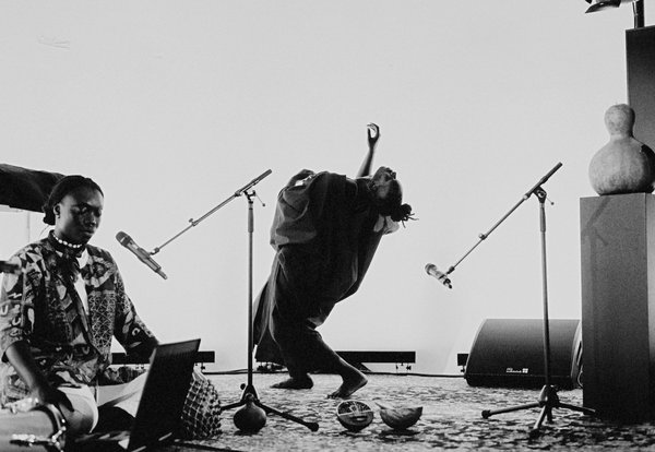 1. COMPANY OF ANGELS Artangel_PBD_6561-LOWRES