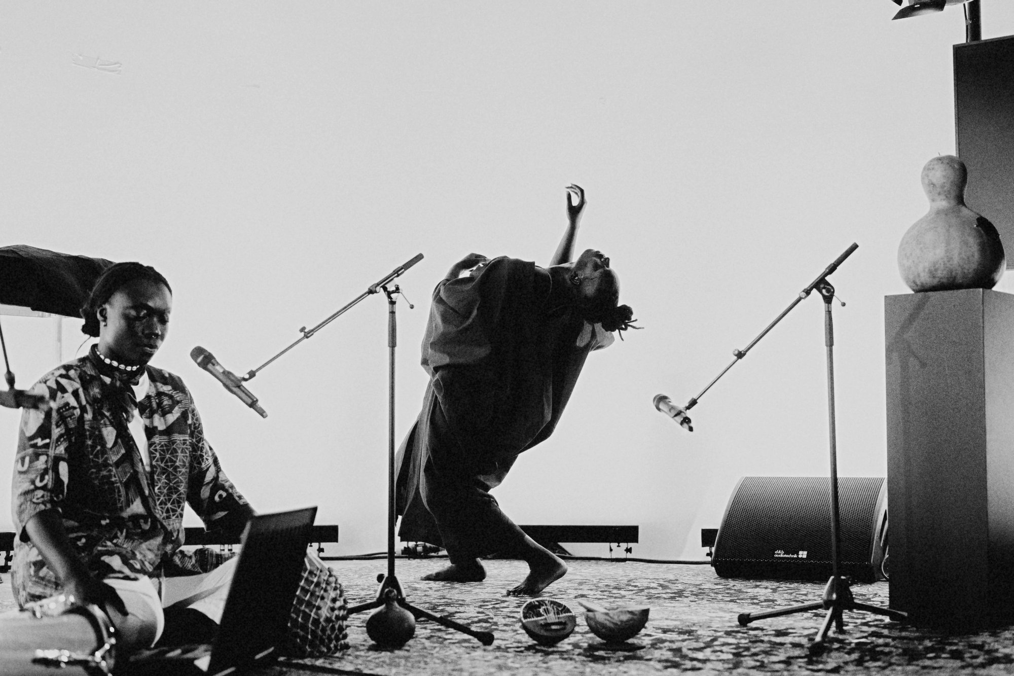 1. COMPANY OF ANGELS Artangel_PBD_6561-LOWRES