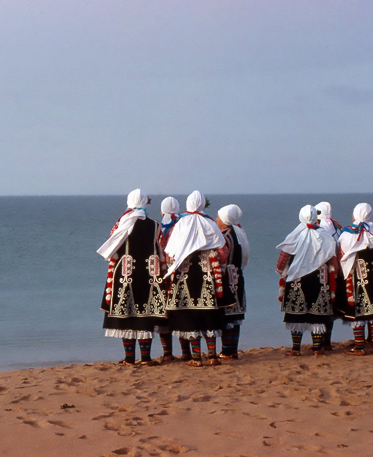 Image: The Bistritsa Babi in A Work for the North Sea by Bethan Huws, performed on Sugar Sands, Northumberland, July 1993. Photograph: © Bethan Huws