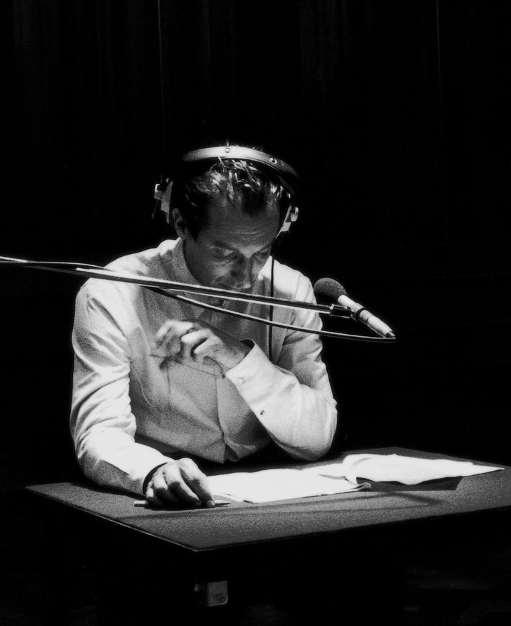 Juan Muñoz at the live recording of A Man in a Room Gambling by Gavin Bryars and Juan Muñoz at the BBC Maida Vale Studios, 1997.  Photograph: Steven White