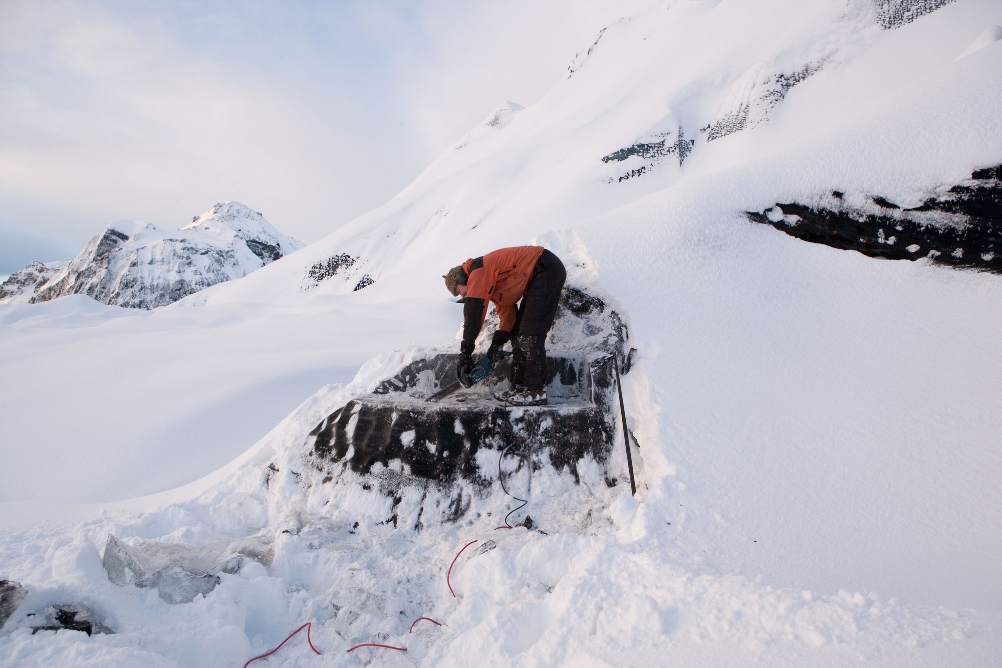 Collecting glacial water (2007). Photograph: Roni Horn