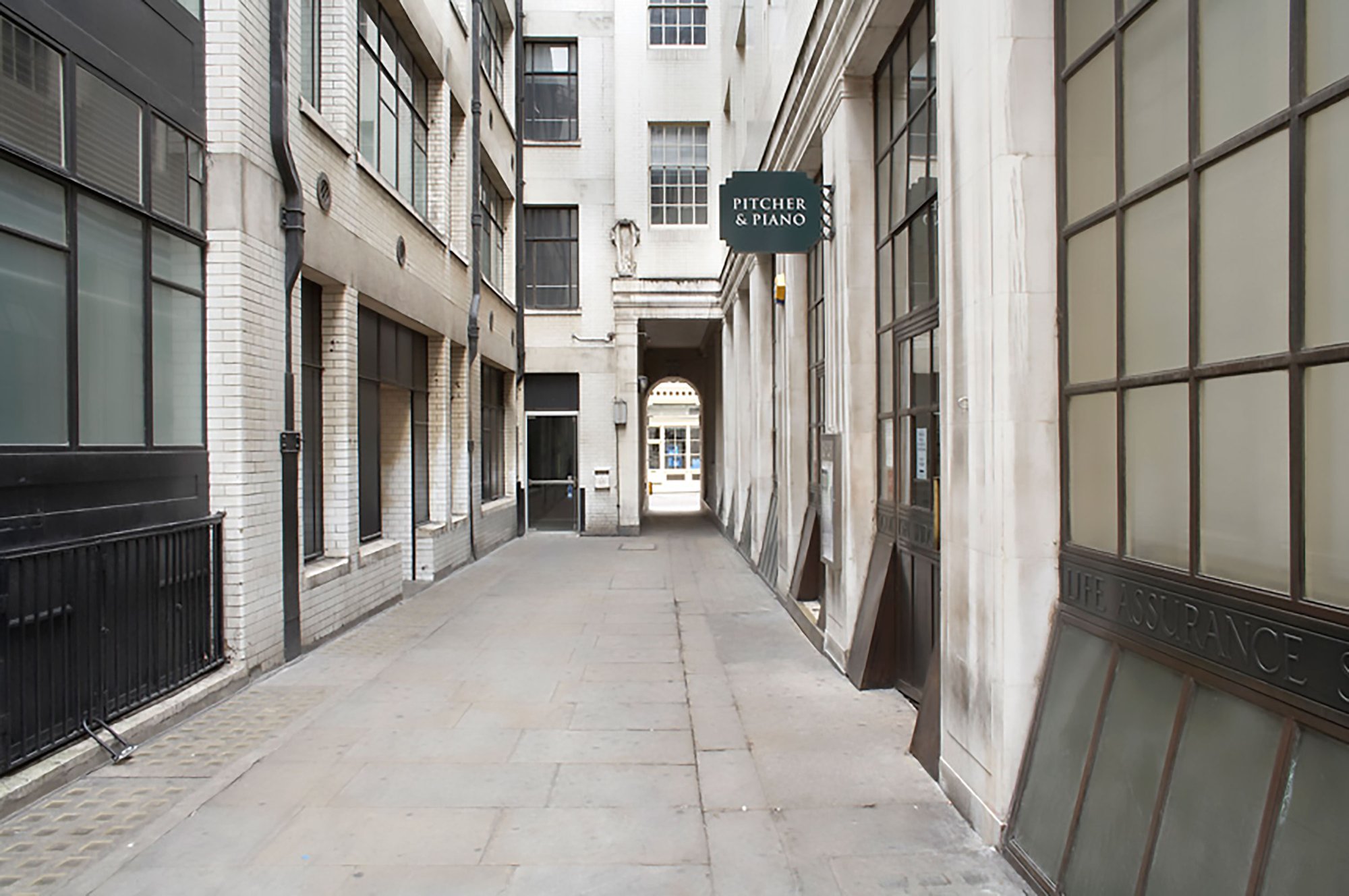 Image: London Bridge, 21 August 2010. Photograph: Julian Abrams