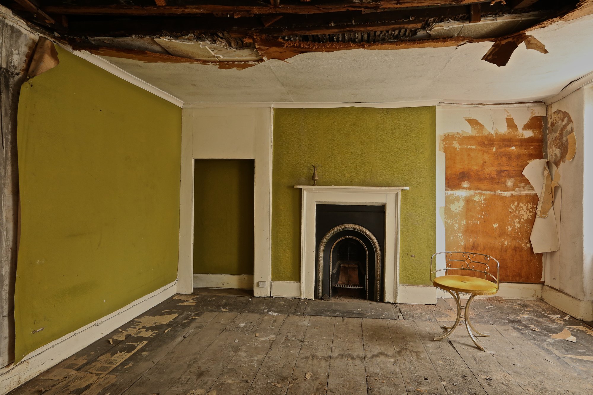 The interior of 87 Hackford Road for Saskia Olde Wolbers, Yes, these Eyes are the Windows (2014). Photograph: Marcus Leith