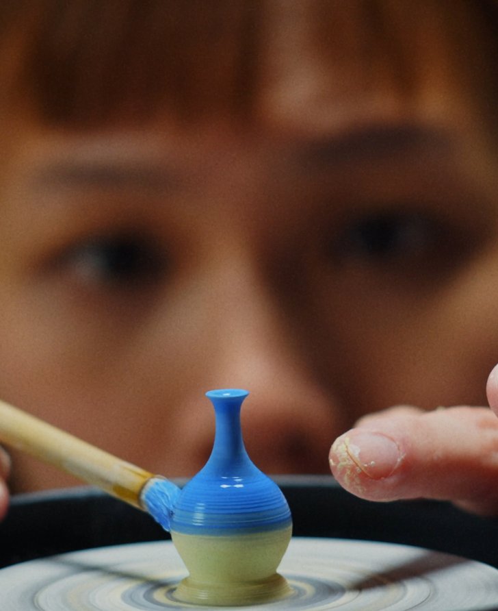 CAYRA-film-still-mini-ceramics